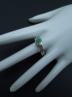 EMERALD RING