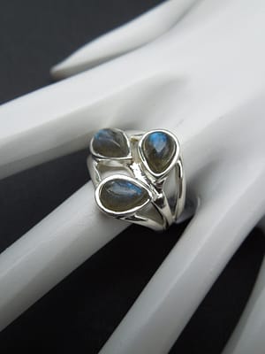 LABRADORITE RING