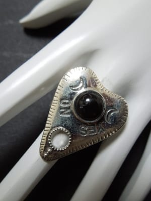 PLANCHETTE / OUIJA RING