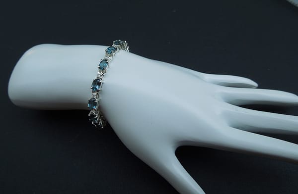 LONDON BLUE TOPAZ BRACELET