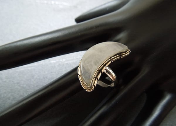 MOON SHAPE RING