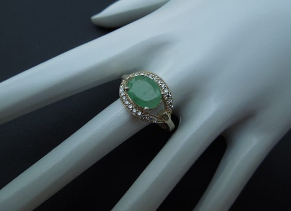 EMERALD RING