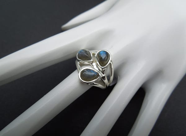 LABRADORITE RING