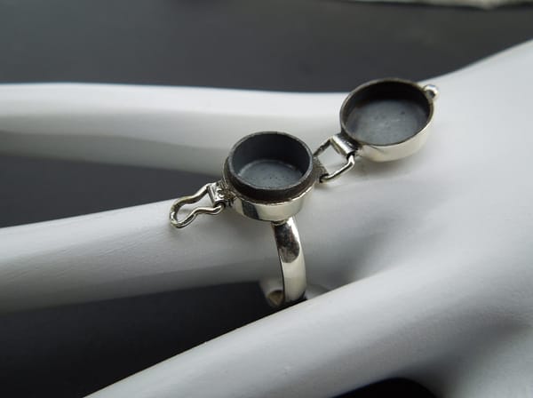 POISON RING