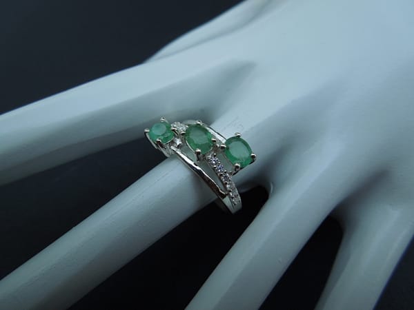 EMERALD RING