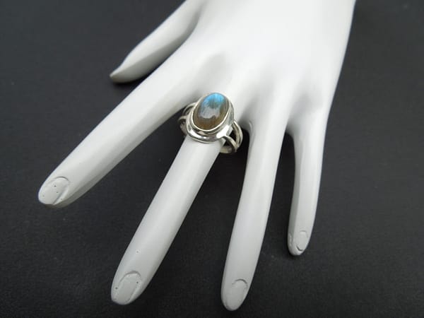 LABRADORITE RING