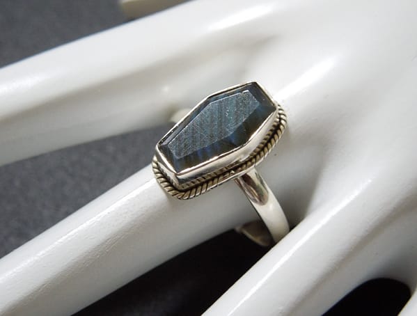 SMALL COFFIN RING