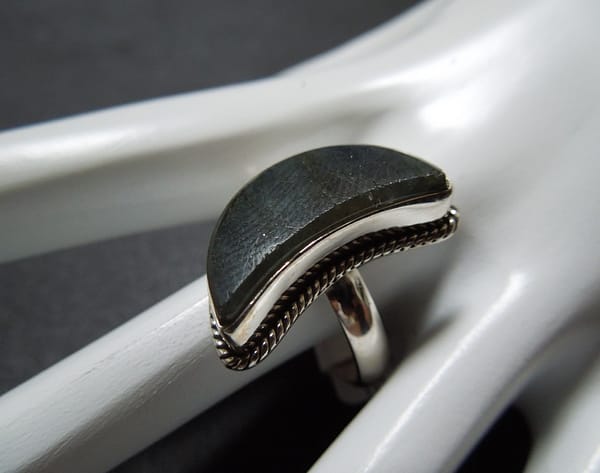 MOON SHAPE RING