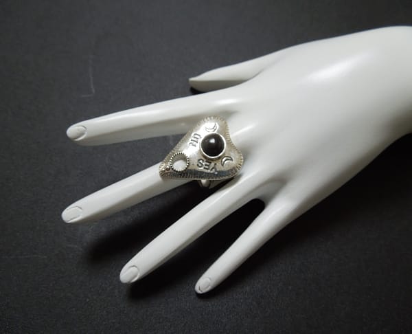 PLANCHETTE / OUIJA RING