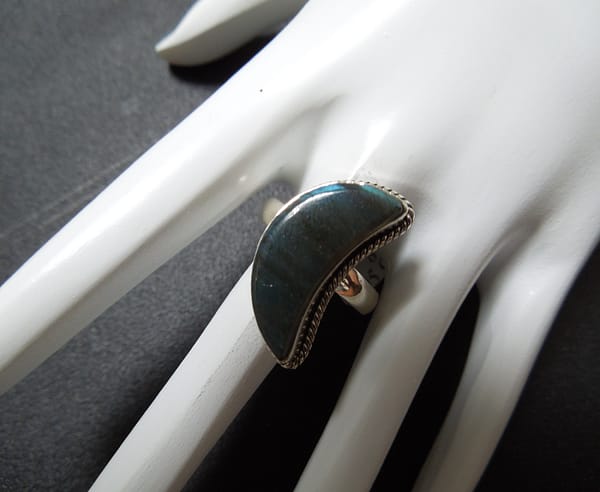 MOON SHAPE RING