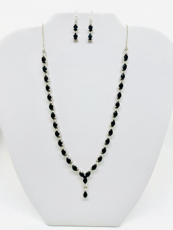 BLACK ONYX NECKLACE